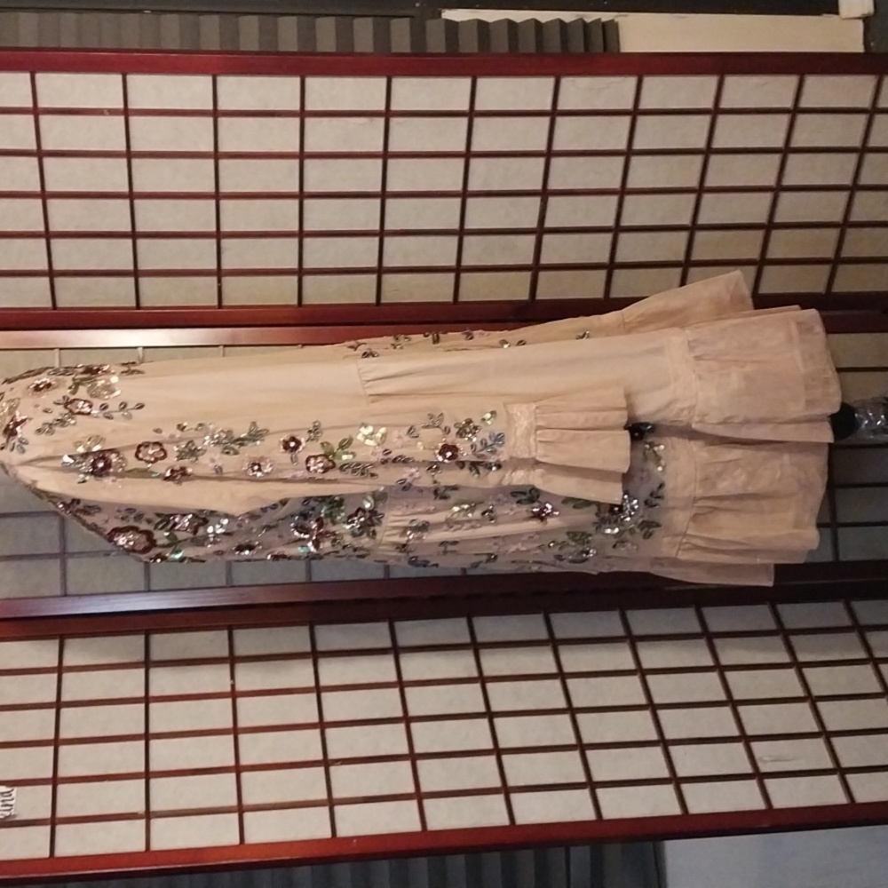 #256 Gorgeous Frock & Frill Dress - Picture 9 of 12